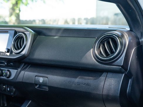 Used 2019 Toyota Tacoma TRD Pro AWD/4WD image 13