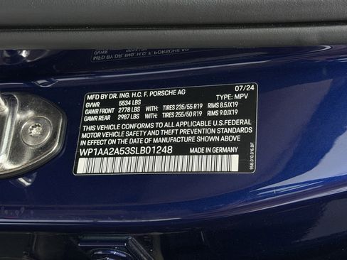 Certified 2025 Porsche Macan image 60