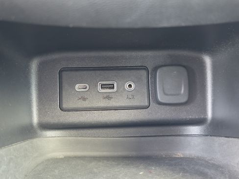 Used 2019 Chevrolet Equinox LT FWD image 28