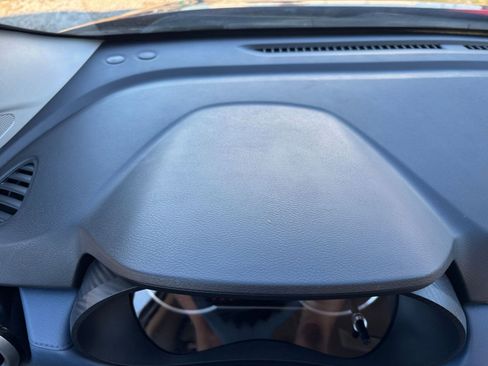 Used 2025 Nissan Versa SV image 34