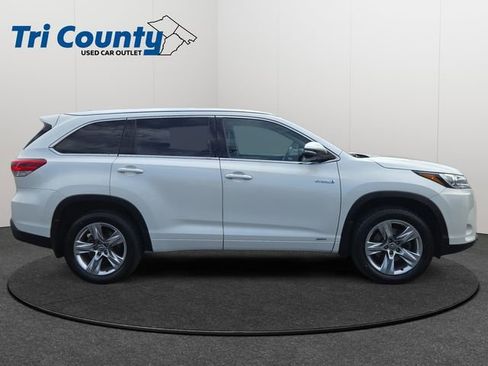 Used 2019 Toyota Highlander Limited AWD/4WD image 9