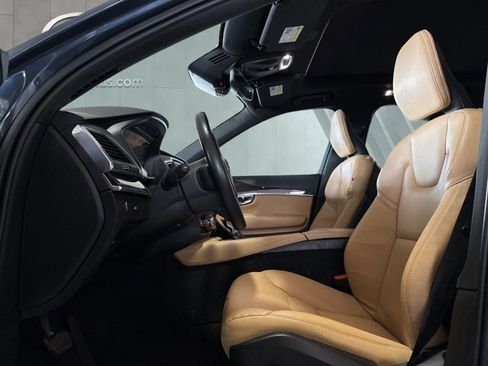 Used 2019 Volvo XC90 T6 Momentum w/ Protection Package Premier image 9