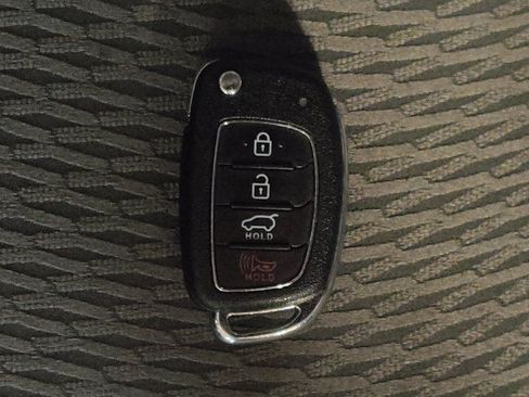 Used 2019 Hyundai Santa Fe XL SE FWD image 32