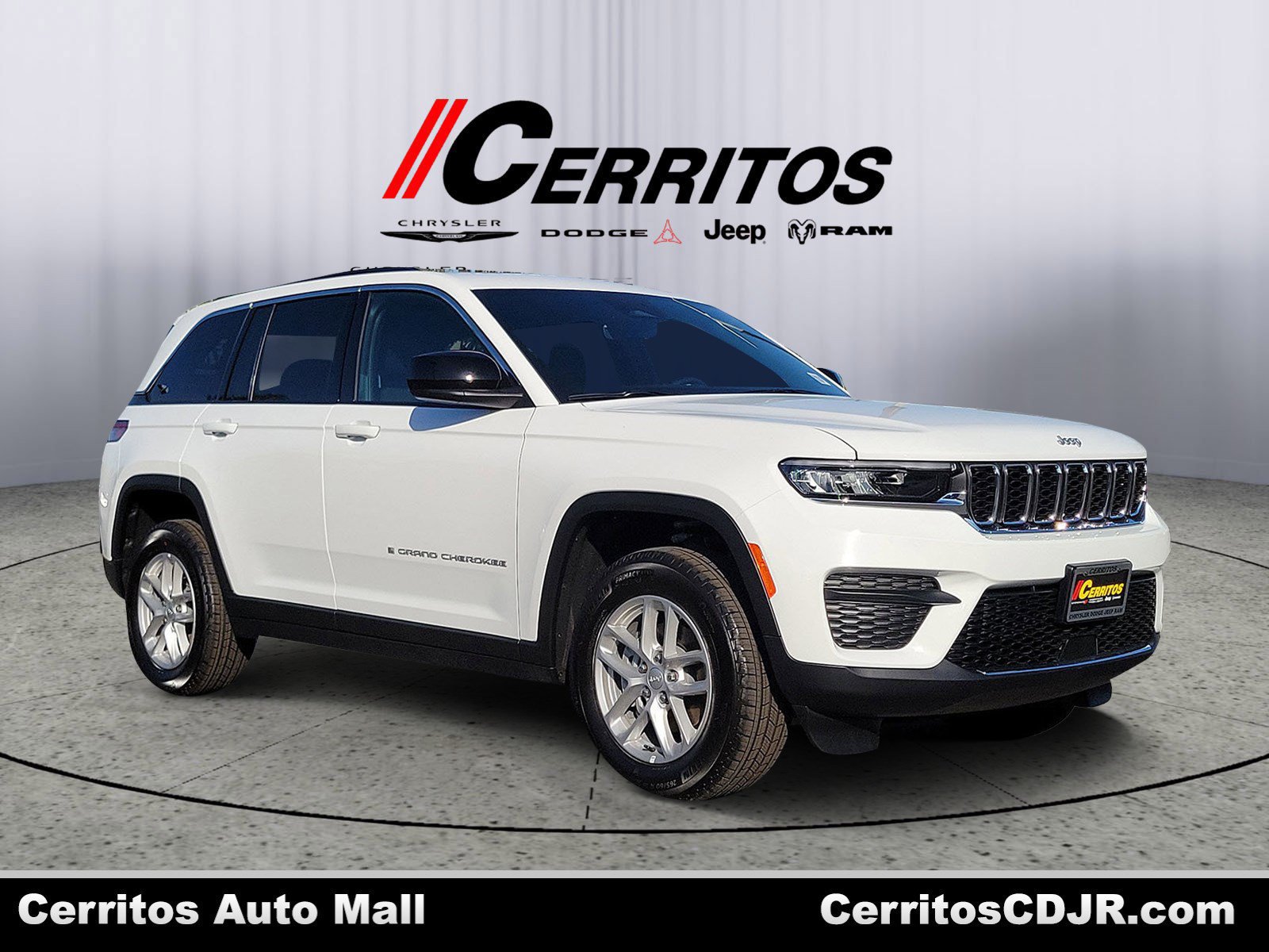 New 2026 Jeep Grand Cherokee Laredo X AWD/4WD image 1