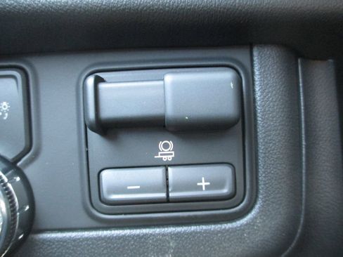 New 2026 GMC Yukon XL Elevation w/ Elevation Premium Package AWD/4WD image 19