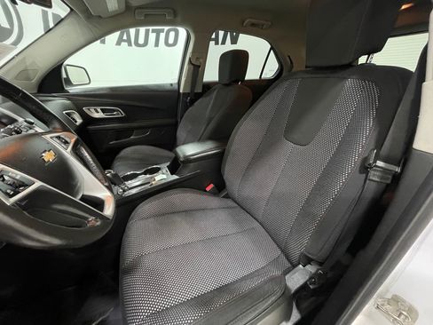 Used 2017 Chevrolet Equinox LT w/ Convenience Package image 12