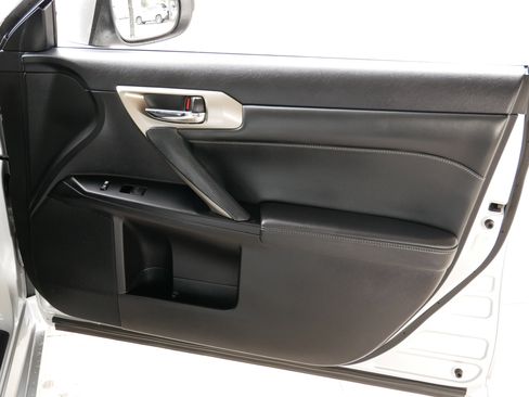 Used 2014 Lexus CT 200h image 12