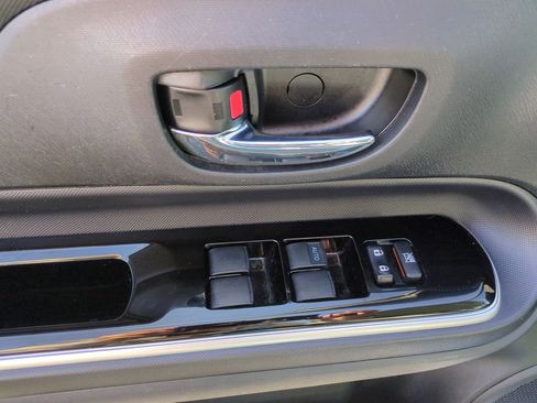 Used 2016 Toyota Prius C One image 15