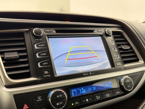 Used 2015 Toyota Highlander Limited Platinum FWD image 24