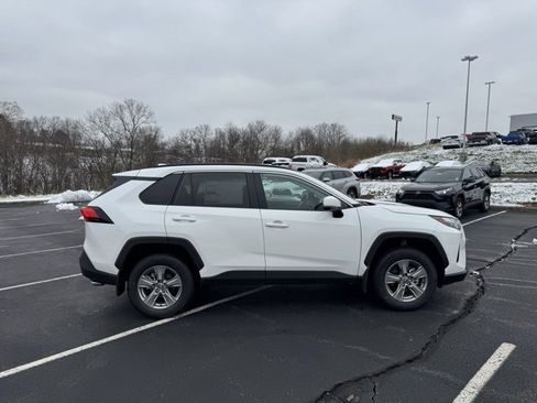 New 2025 Toyota RAV4 XLE w/ Convenience Package image 2