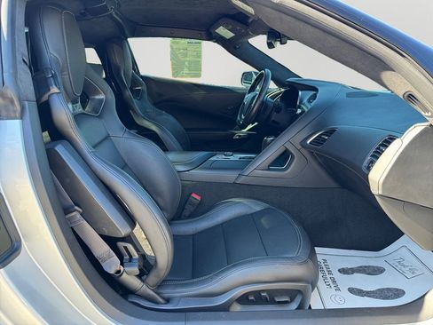 Used 2016 Chevrolet Corvette Z06 w/ 3LZ Preferred Equipment Group image 12