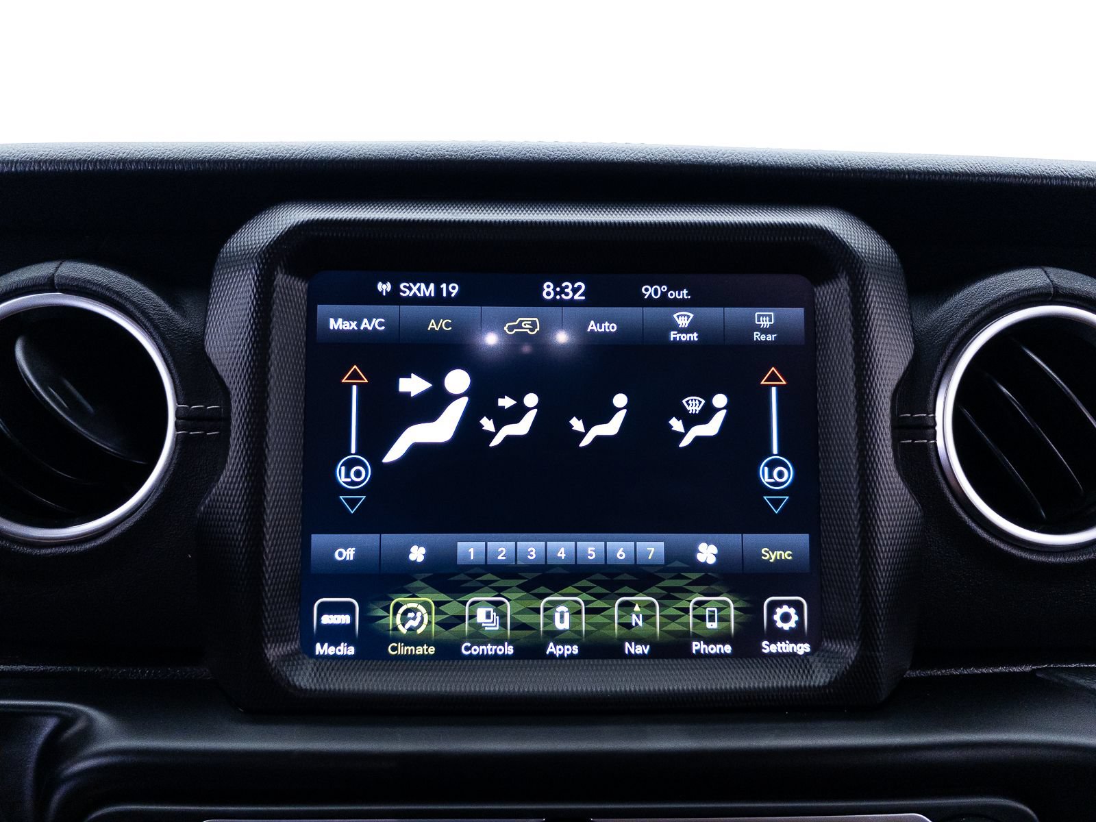 Used 2022 Jeep Wrangler Unlimited Sahara AWD/4WD image 29