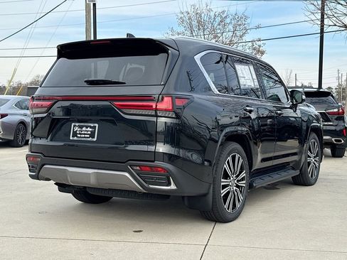 New 2026 Lexus LX 700h Luxury image 8