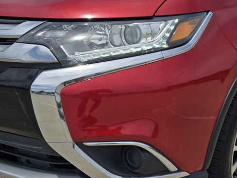 Used 2017 Mitsubishi Outlander ES FWD image 30