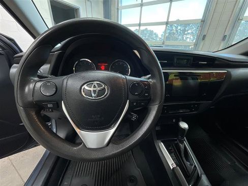 Used 2019 Toyota Corolla LE FWD image 13