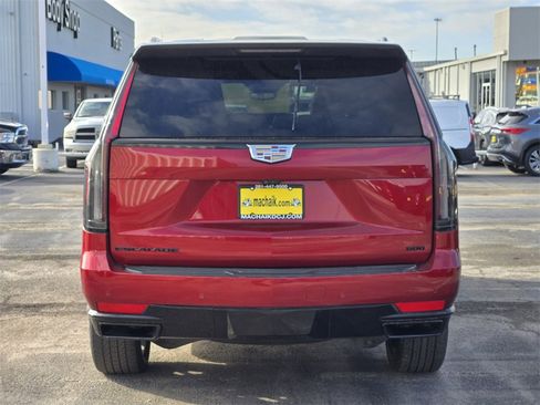 Used 2023 Cadillac Escalade ESV Premium Luxury image 5