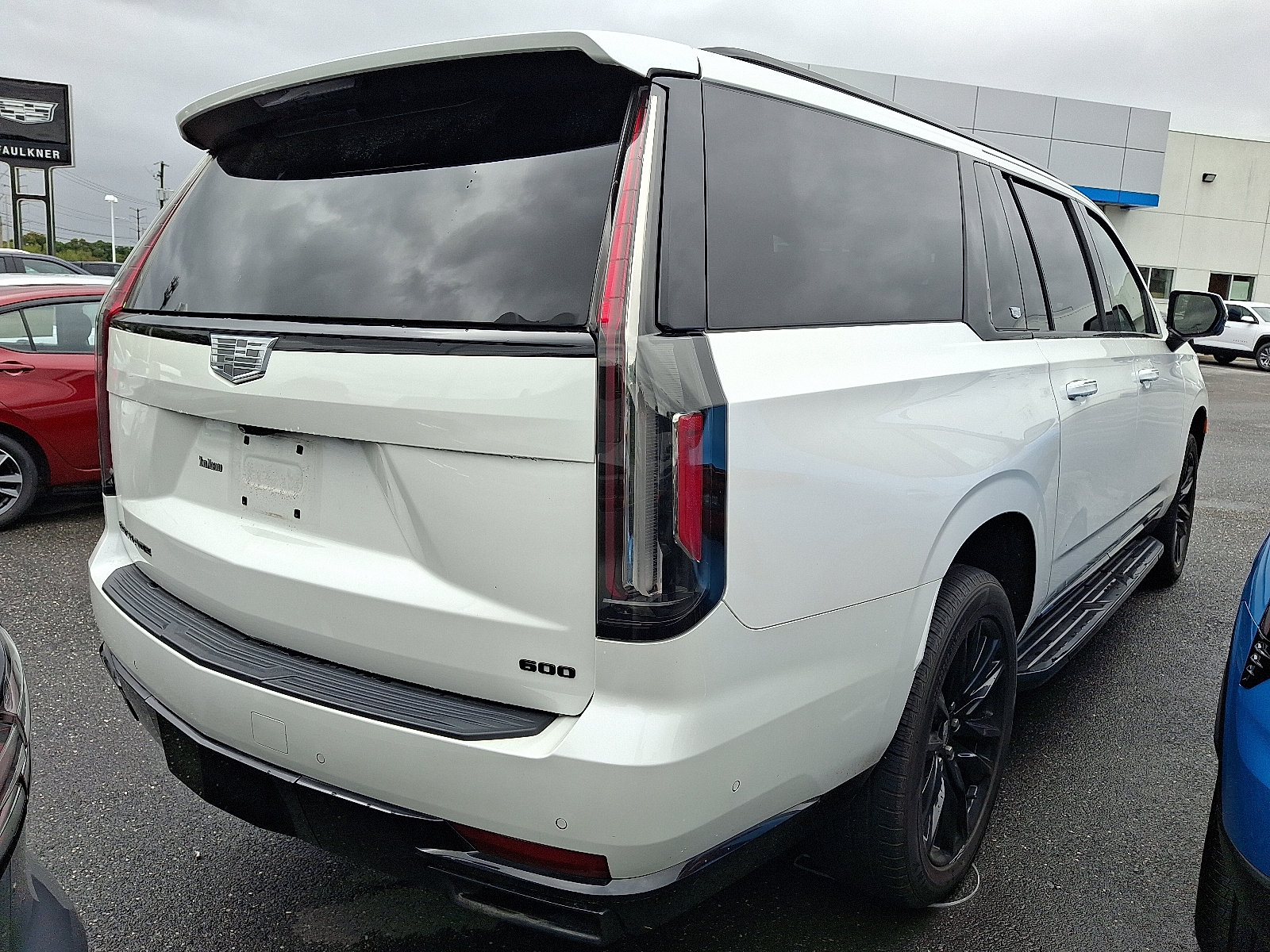 Used 2022 Cadillac Escalade ESV Sport Platinum AWD/4WD image 6