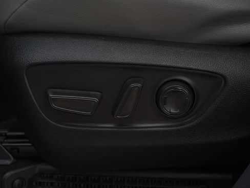 Used 2023 Toyota Sienna XLE image 12