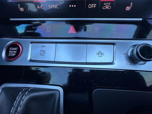 Used 2021 Audi S6 Prestige w/ Prestige Package image 38