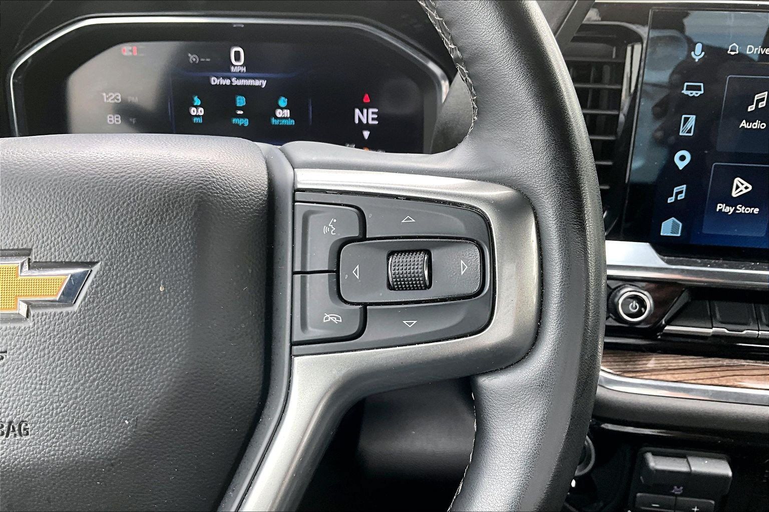 Used 2025 Chevrolet Silverado 1500 LT AWD/4WD image 15