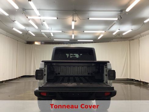 Used 2022 Jeep Gladiator Sport image 8