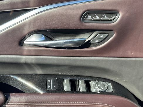 Certified 2022 Cadillac Escalade Sport Platinum w/ Heavy-Duty Trailer Package image 28