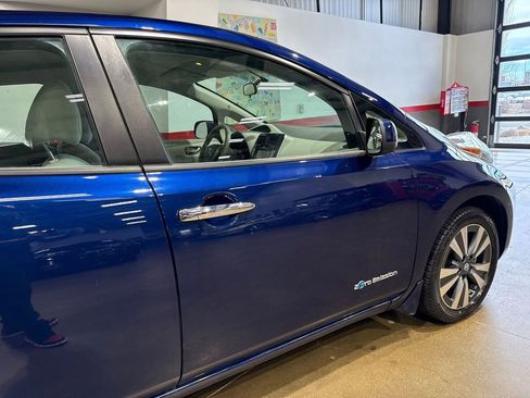 Used 2017 Nissan Leaf SV image 41