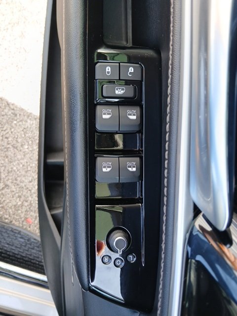 Used 2024 Jeep Wagoneer L Series II AWD/4WD image 51