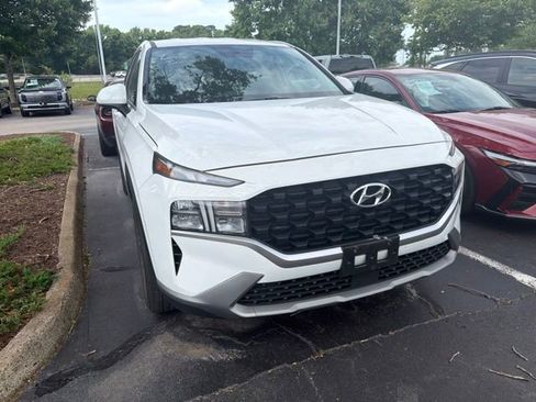 Used 2023 Hyundai Santa Fe SE AWD/4WD image 2