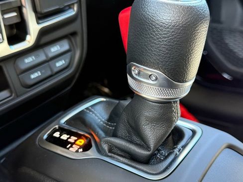 New 2025 Jeep Gladiator Sport image 24