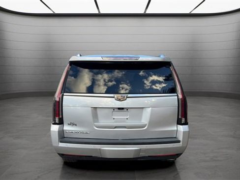 Used 2017 Cadillac Escalade Premium Luxury w/ LPO, Radiant Package image 4