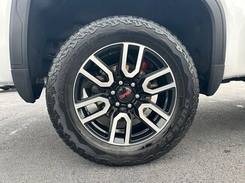 Used 2025 GMC Sierra 1500 AT4 w/ AT4 Premium Package image 18