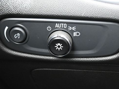 Used 2025 Chevrolet Malibu LT FWD image 16