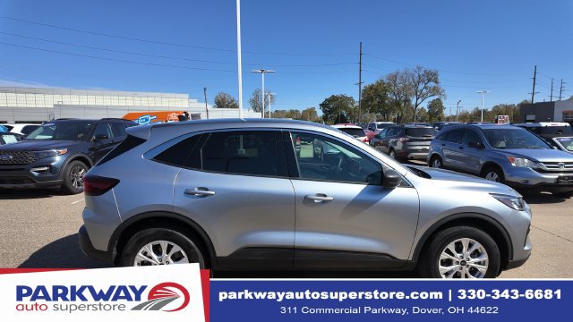 Used 2023 Ford Escape Active w/ Tech Pack #1 AWD/4WD image 9