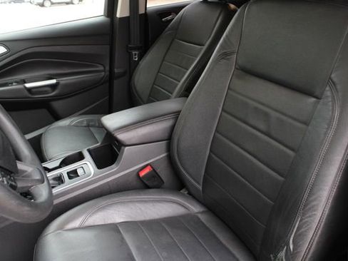 Used 2017 Ford Escape SE image 6