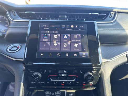 Used 2024 Jeep Grand Cherokee Altitude image 25