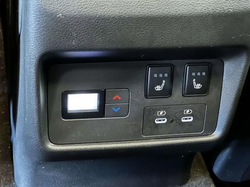 Used 2025 Nissan Rogue Platinum w/ Platinum Premium Package AWD/4WD image 15