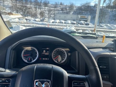 Used 2017 RAM 1500 Express image 4