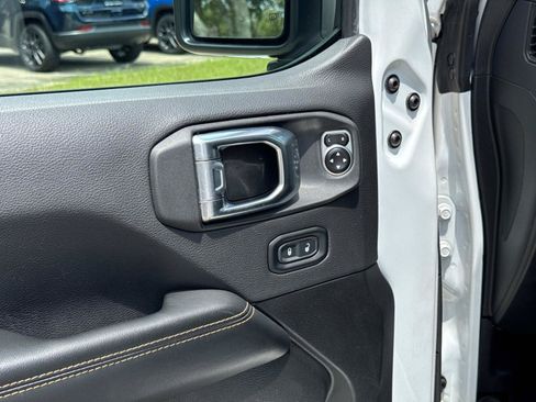 Certified 2024 Jeep Wrangler Unlimited Sahara AWD/4WD image 17