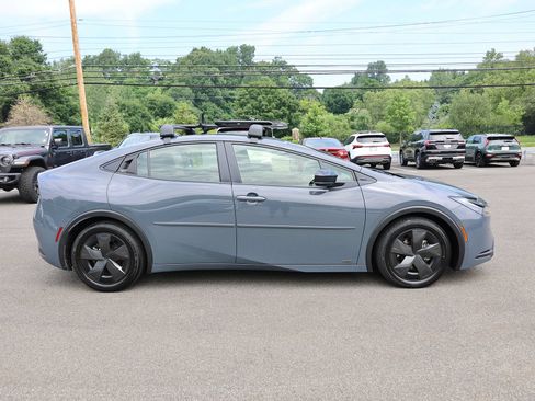 Used 2024 Toyota Prius LE AWD/4WD image 8