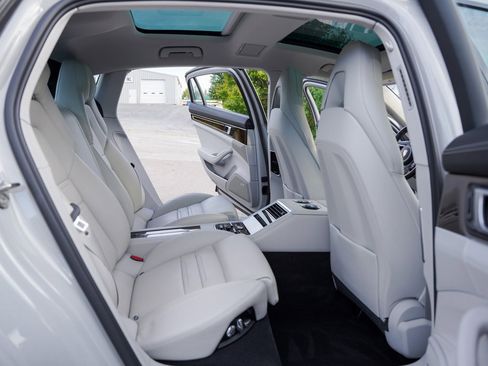 Used 2020 Porsche Panamera 4 Executive w/ Premium Package Plus image 41