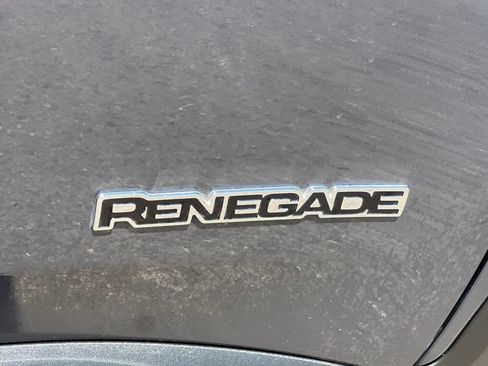 Used 2023 Jeep Renegade Latitude AWD/4WD image 26