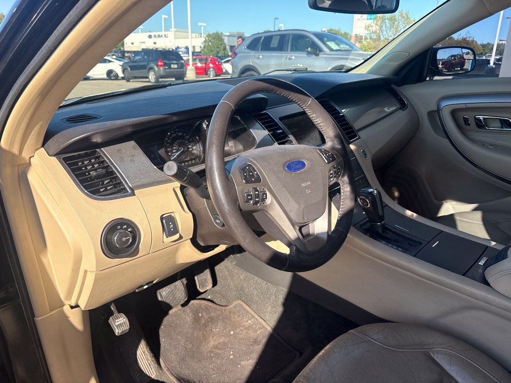 Used 2016 Ford Taurus SEL w/ Equipment Group 201A FWD image 10