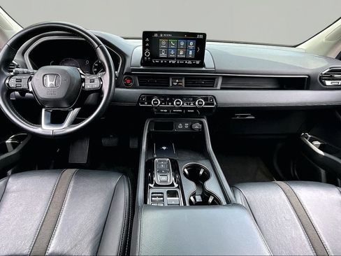 Used 2025 Honda Pilot EX-L image 8