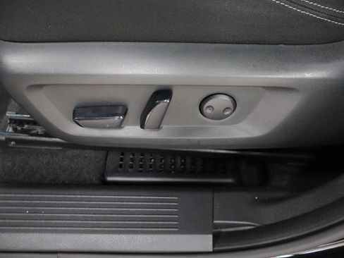 Used 2024 Nissan Rogue SV AWD/4WD image 10
