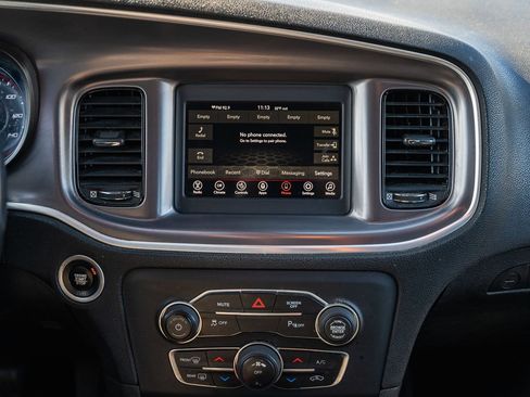 Used 2019 Dodge Charger SXT image 38