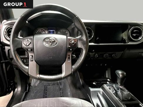 Certified 2019 Toyota Tacoma TRD Off-Road w/ Technology Package AWD/4WD image 6