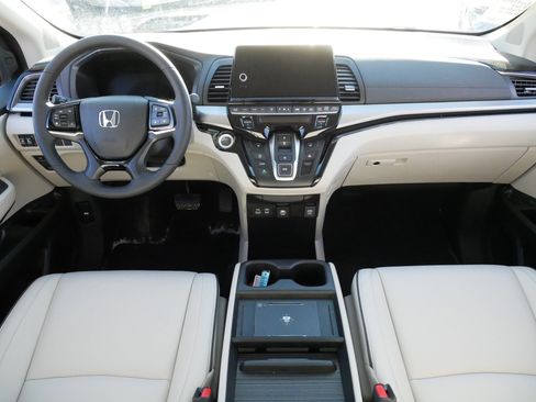 Certified 2026 Honda Odyssey Touring image 10