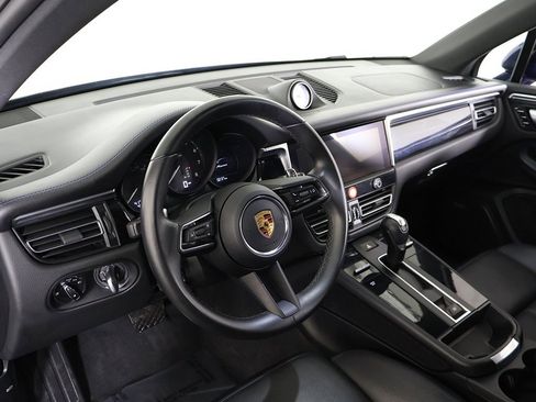 Used 2022 Porsche Macan image 31