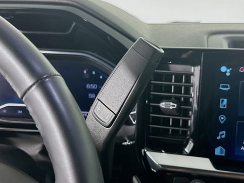 Used 2023 Chevrolet Silverado 1500 LT image 24